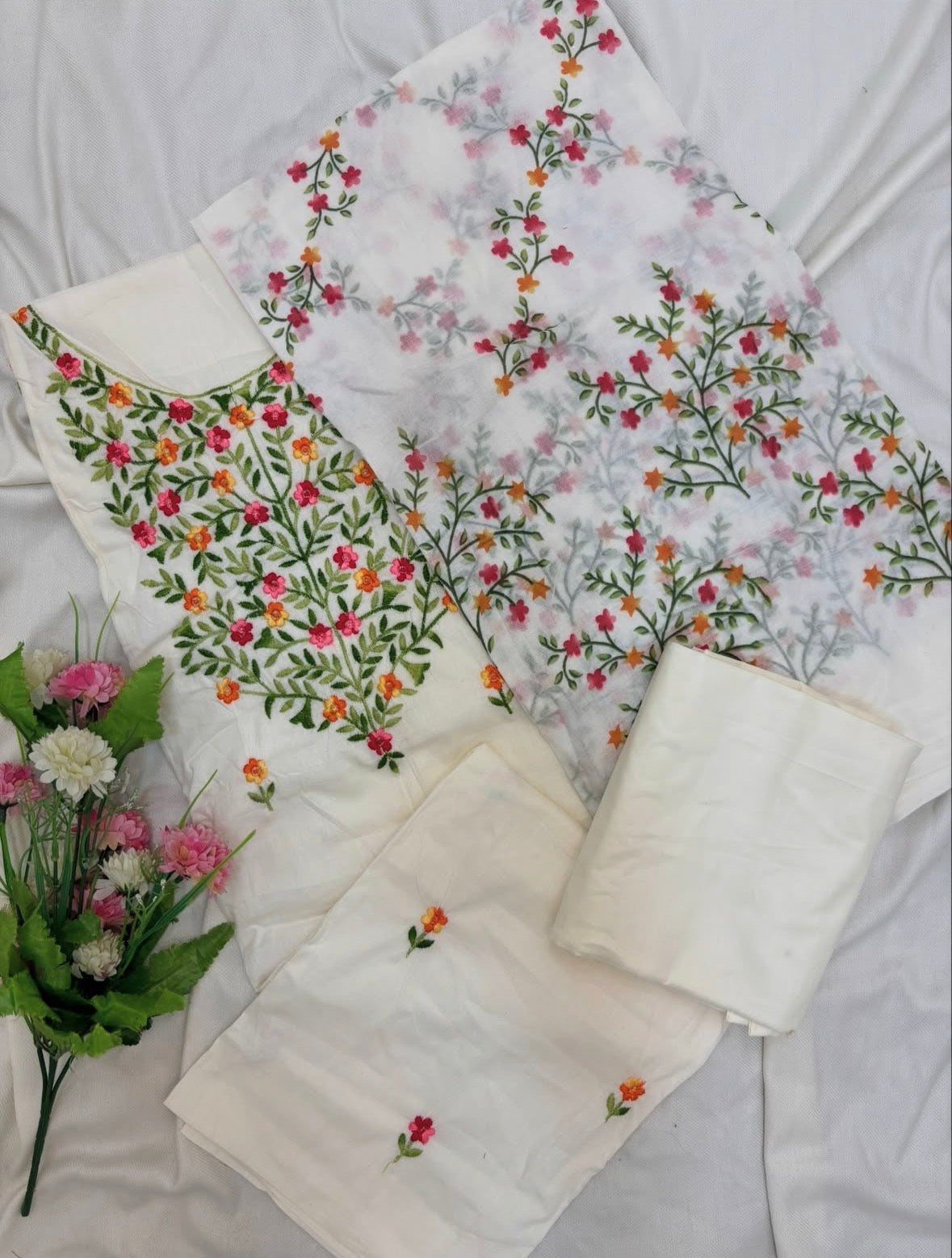 Off-White Floral Embroidery Unstitch Suit