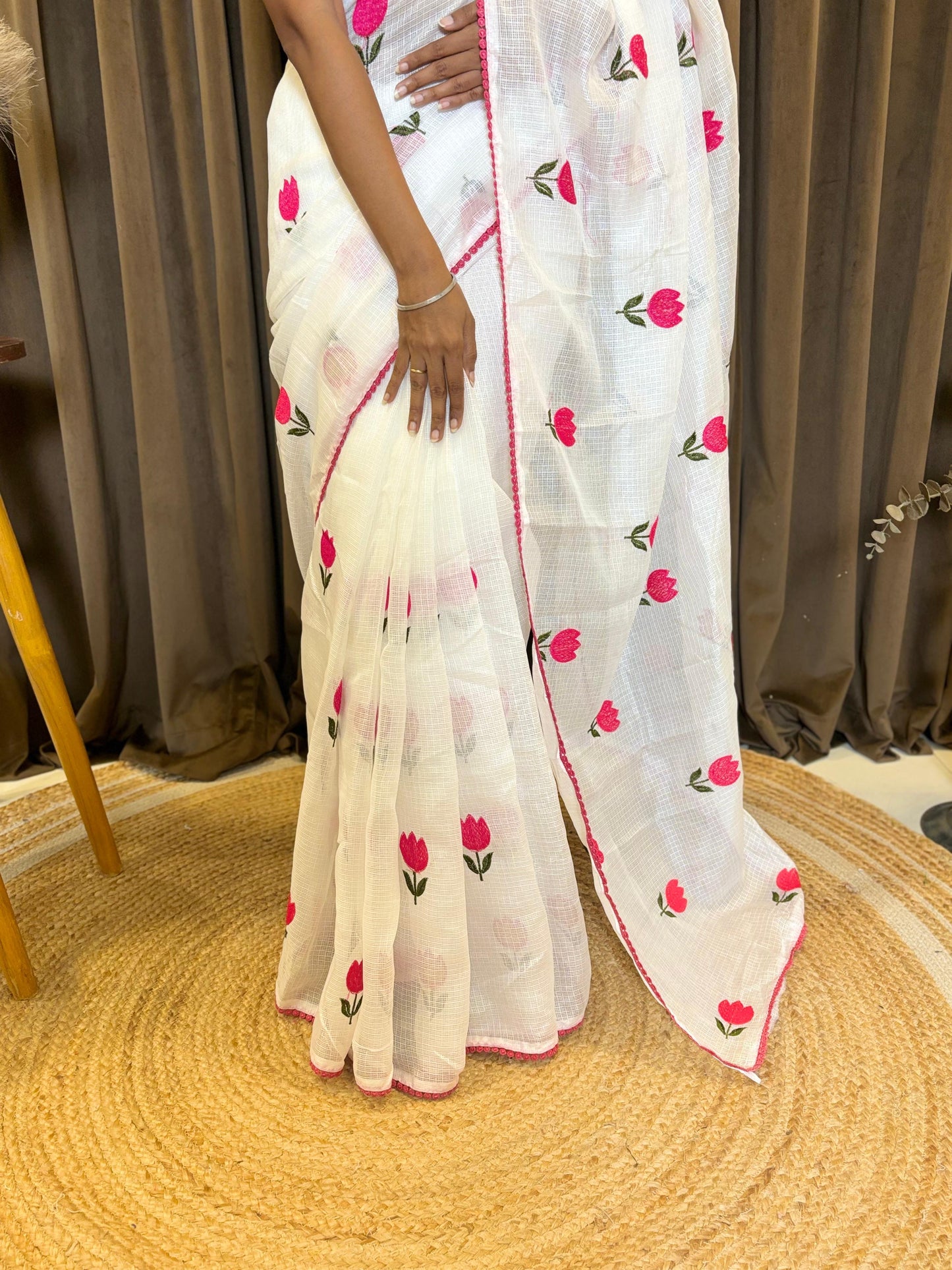 Kota Doriya Saree with Multi Threadwork with Unstitch Blouse